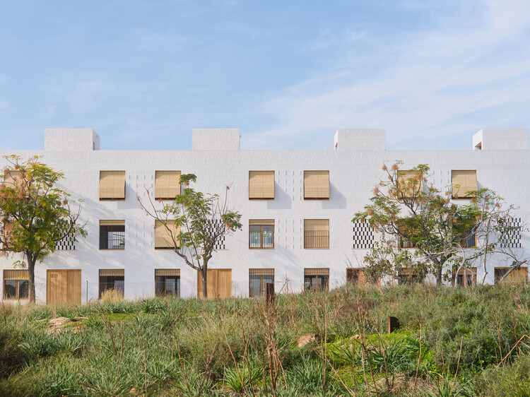 11 социальных домов в Palma / Carles Enrich Studio - Экстерьерная фотография