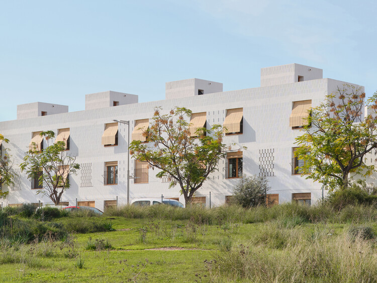 11 социальных домов в Palma / Carles Enrich Studio - Экстерьерная фотография, балкон