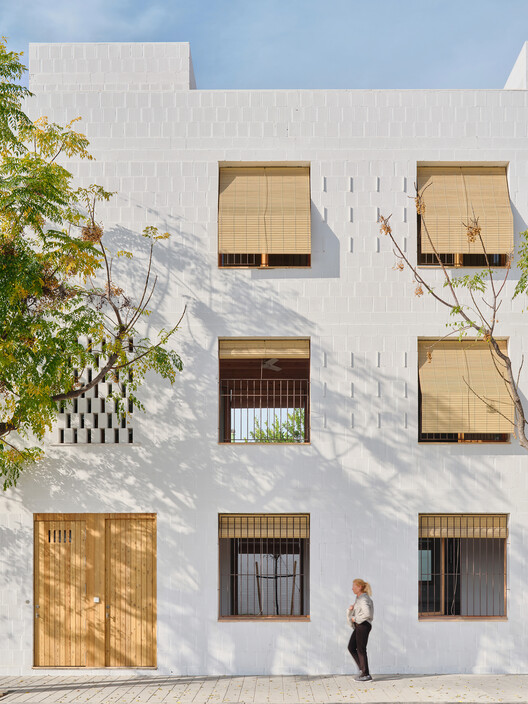 11 социальных домов в Palma / Carles Enrich Studio - Экстерьерная фотография