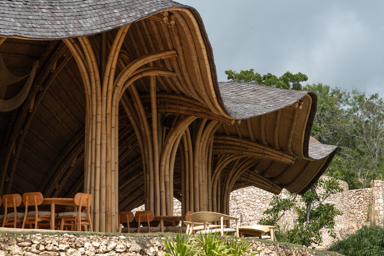 Shell Restaurant / Pablo Luna Studio - внешняя фотография, дерево