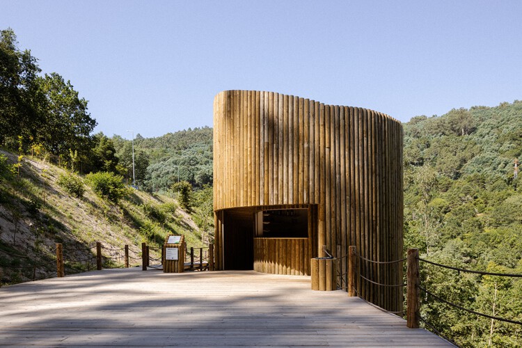 Parque Botânico E Fluvial Do Rio Paiva - Cinfães / Paradoxo arquitectura - изображение 1 из 38