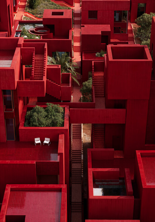 Ricardo Bofilller De Arquitectura Designs смешанные башни и приморский курорт в Албании - изображение 1 из 39