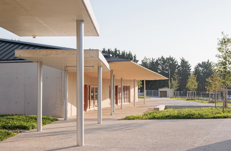Школа Claudine Hermann / Sam Architecture - изображение 1 из 57