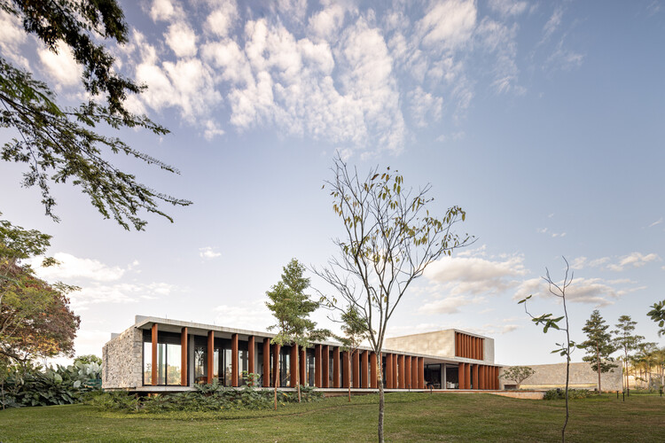 Каменный дом / esquadra arquitetos - внешняя фотография