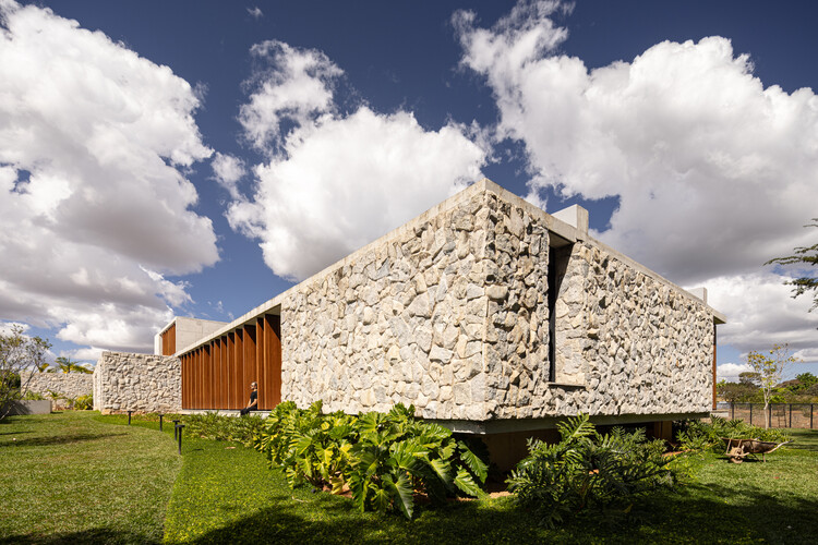 Каменный дом / esquadra arquitetos - внешняя фотография