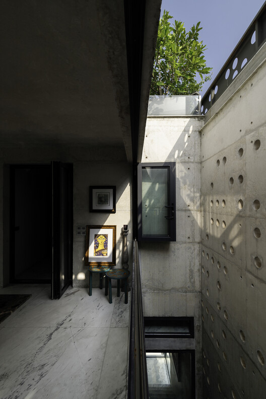 Amore - Omor Residence / Shatotto - Интерьерная фотография, бетон