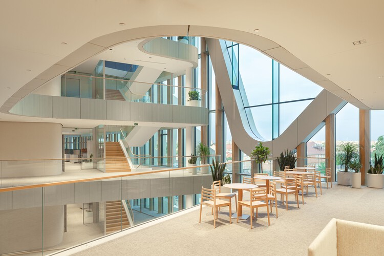 Рихтер Центр / ZDA - Zoboki Design and Architecture - Интерьерная фотография