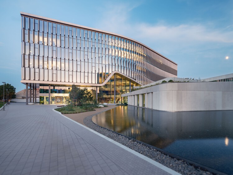 Рихтер Центр / ZDA - Zoboki Design and Architecture - Внешняя фотография