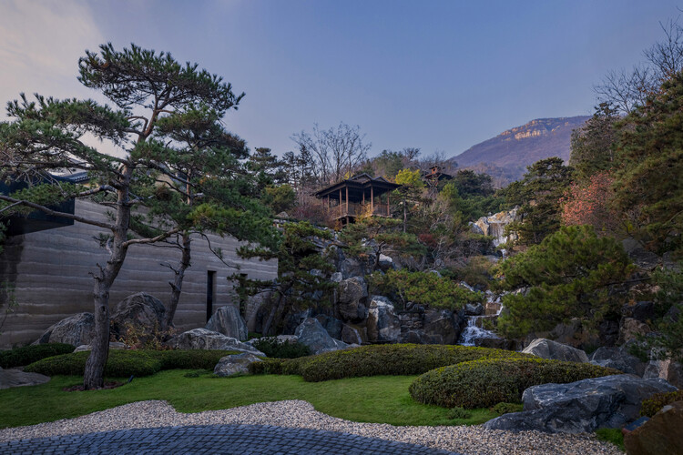 Пекин Xitan Hotel Landscape Design / Nikken Sekkei - изображение 18 из 38