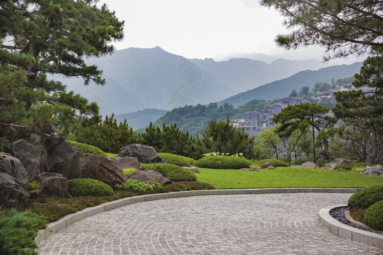 Пекин Xitan Hotel Landscape Design / Nikken Sekkei - изображение 30 из 38