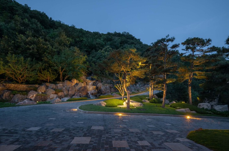 Пекин Xitan Hotel Landscape Design / Nikken Sekkei - изображение 31 из 38