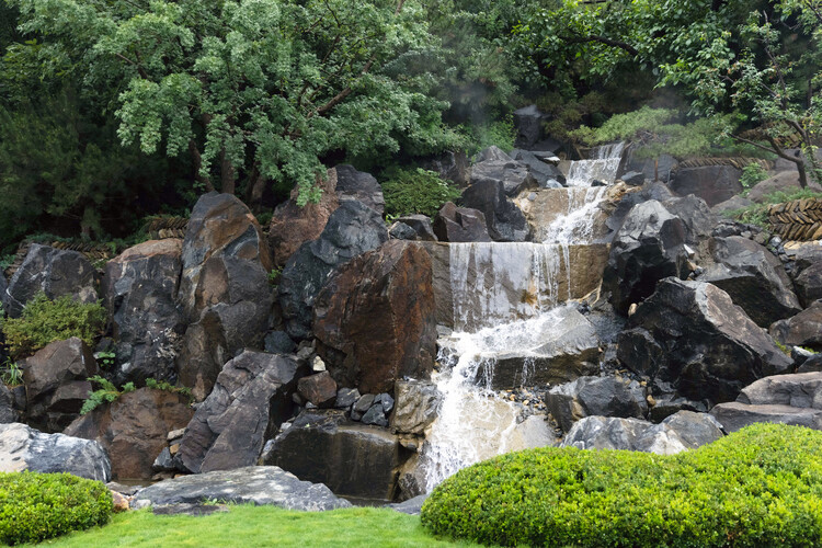 Пекин Xitan Hotel Landscape Design / Nikken Sekkei - Внешняя фотография, набережная, сад