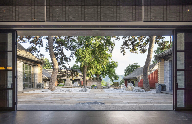 Пекин Xitan Hotel Landscape Design / Nikken Sekkei - Внешняя фотография, бетон, двор