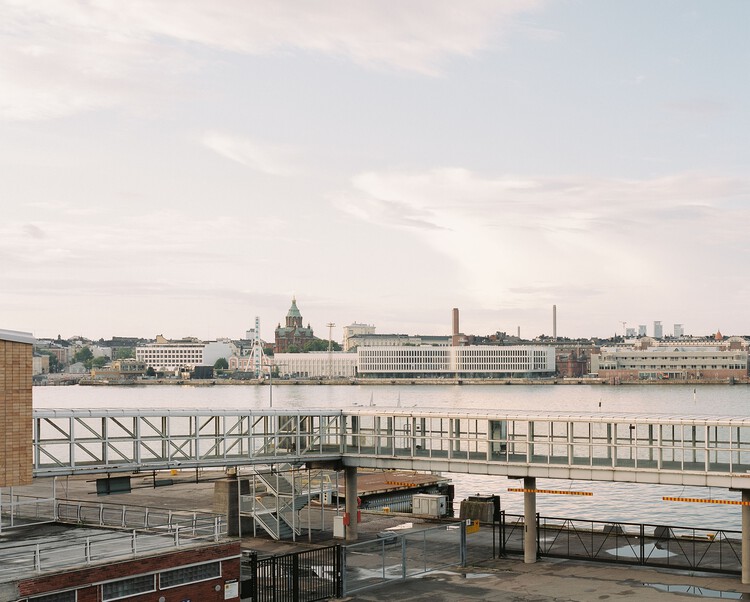 Katajanokan Laituri Wood Office and Hotel Building / Anttinen Oiva Architects - изображение 6 из 27