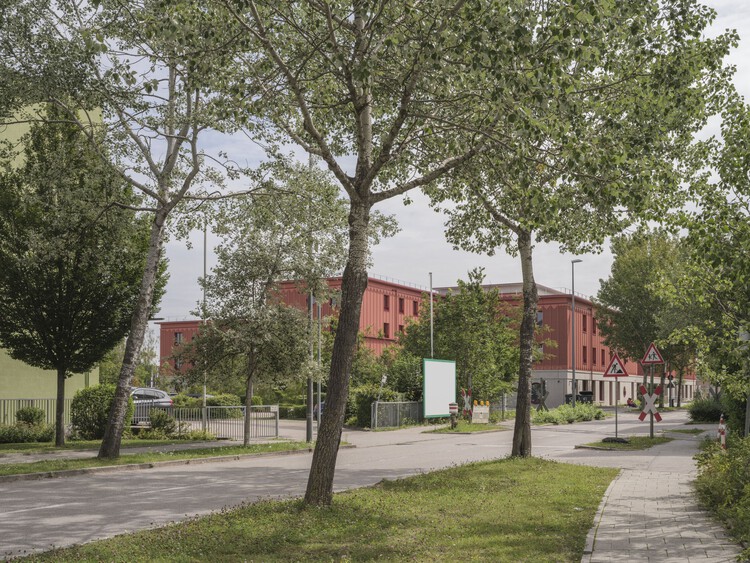 Ночевой укрытие Lotte-Branz-Strasse / Hild und K-изображение 6 из 28