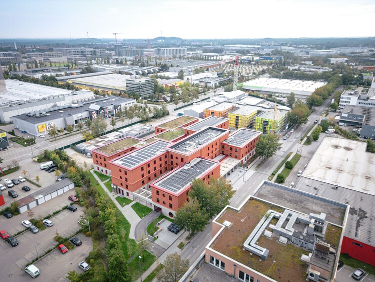 Укрытие на ночь Lotte-Branz-Strasse / Hild und K-внешняя фотография