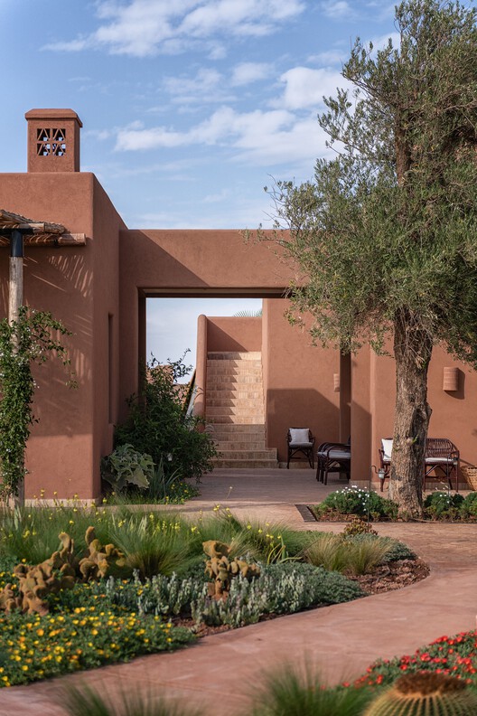 Villa Rosa / Eh Atelier D'Architectures + LH Atelier + Sarah Poniatowski - изображение 3 из 41