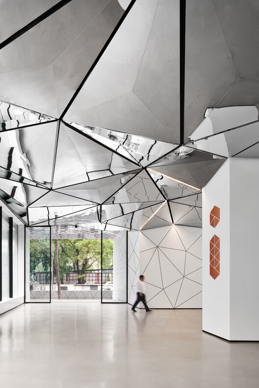 Parinee I Lobby / Studio Symbiosis - Interior Photography