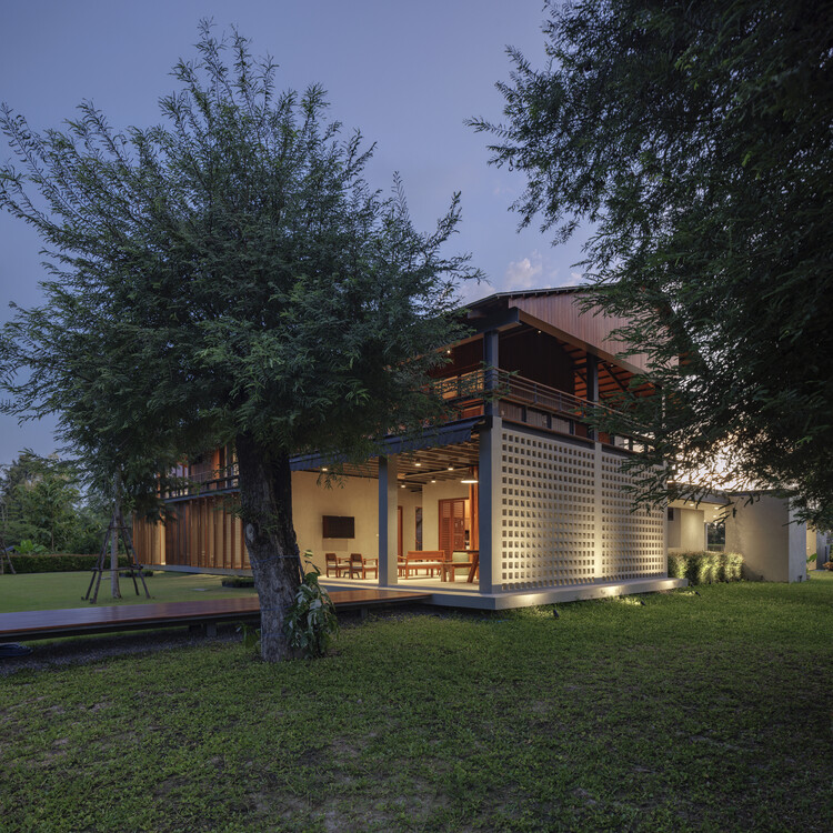Utai Thani House / Мне нравится дизайнерская студия - внешняя фотография, древесина