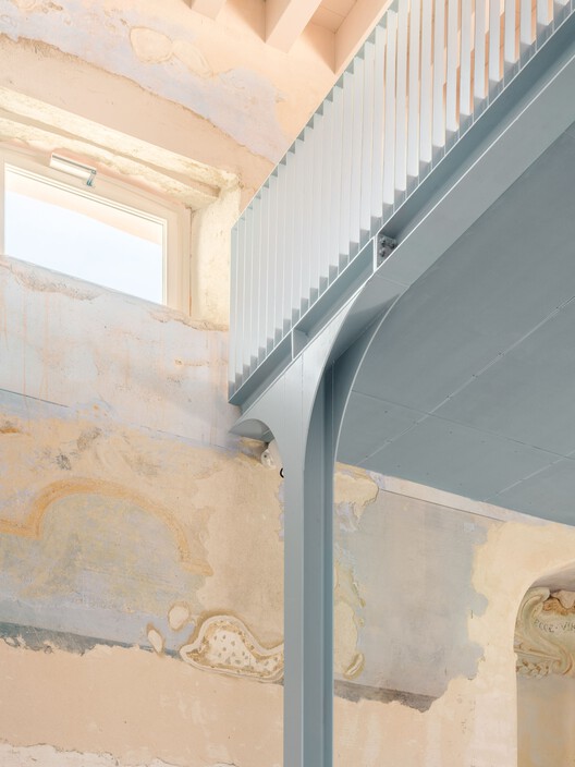 Nostra Signora Della Costa Cultural and Empeciential Training Center / Caarpa - Интерьерная фотография, луч, поручена