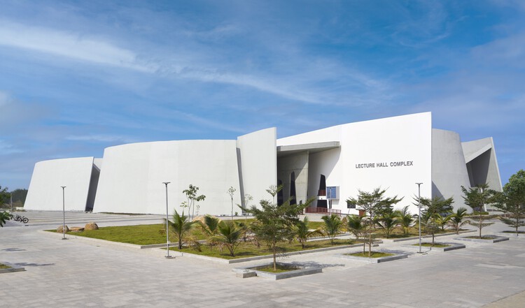 Комплекс лекции зала, дизайн IIT Hyderabad / CCBA - изображение 6 из 20