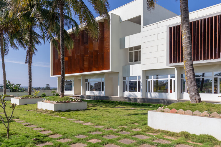 Всемирная школа мировой школы Hassan / Roadhouse Architect - изображение 5 из 33