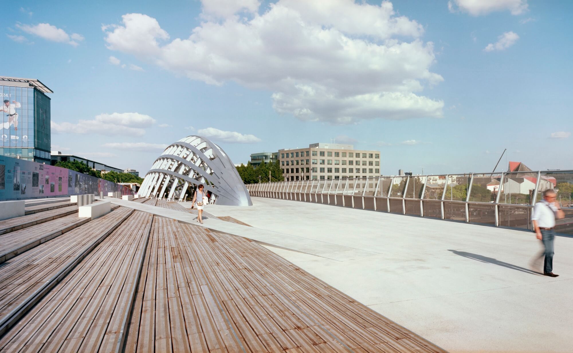 Franchissement Urbain Public Space Crossing / Marc Mimram