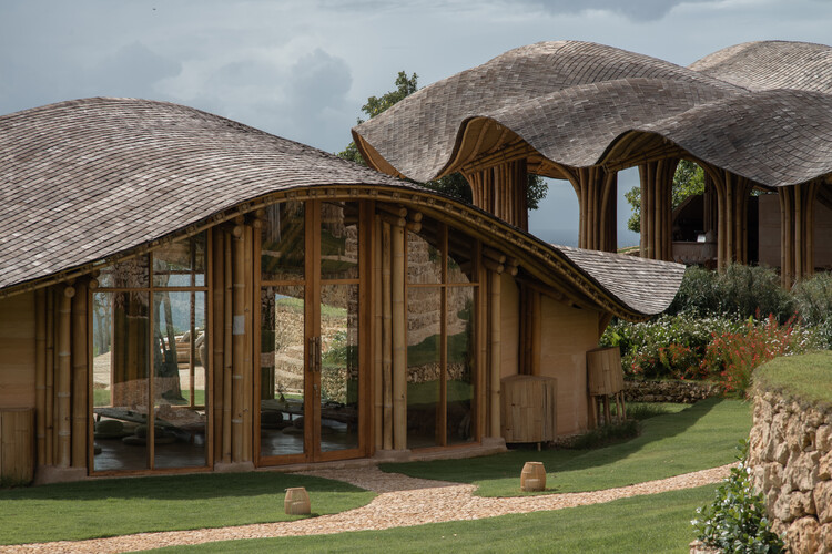 The Fish Tail Tea Room / Pablo Luna Studio - изображение 2 из 16