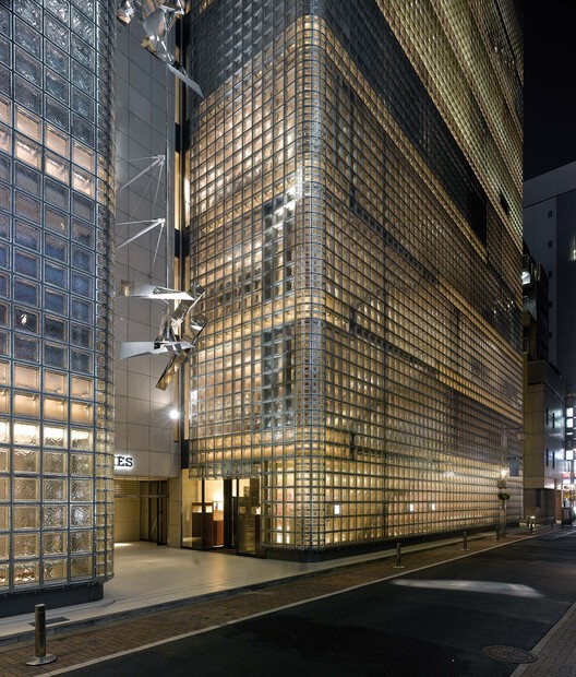 Ad Classics: Maison Hermès / Renzo Piano Musterly Workshop - Экстерьерная фотография, стекло