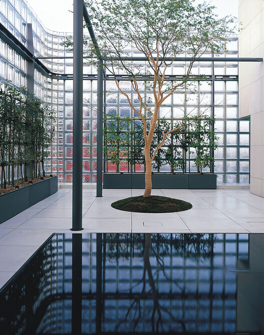 AD Classics: Maison Hermès / Renzo Piano Building Workshop - изображение 15 из 40