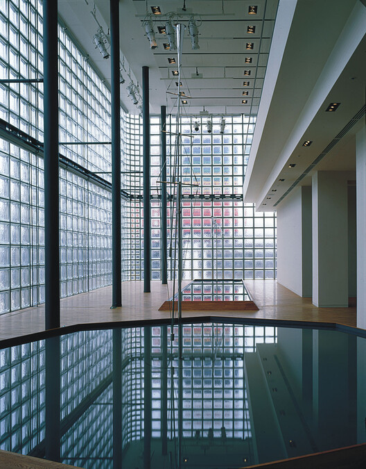 AD Classics: Maison Hermès / Renzo Piano Soidge Workshop - изображение 2 из 40