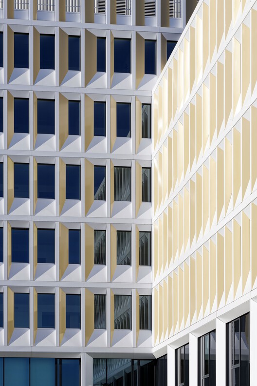 Nouveau Center Adminmentatif d'Etat de Lyon / Snøhetta - Интерьерная фотография, стекло