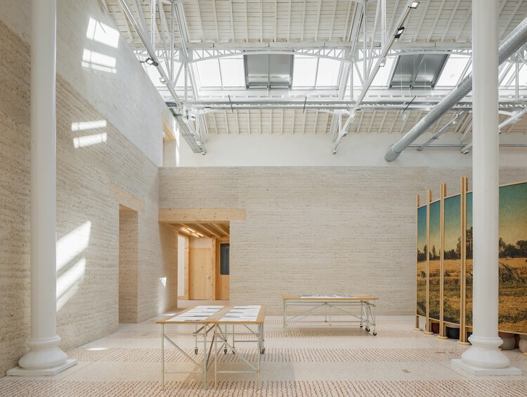 Лот 8 Дизайн и исследовательская лаборатория / BC Architects & исследования + сборка - изображение 3 из 27