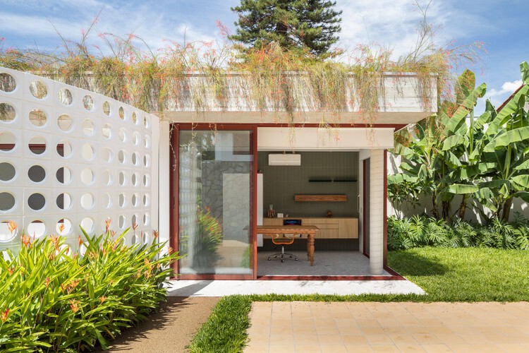 Faria House / Estúdio Olo - изображение 10 из 39