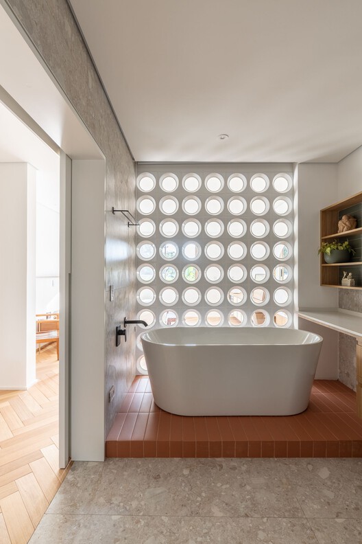 Faria House / Estúdio Olo - изображение 5 из 39