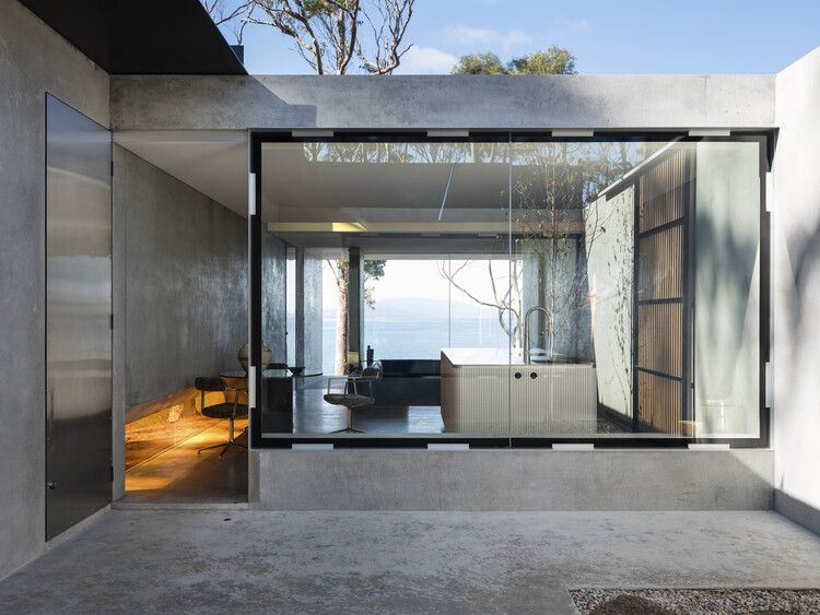 Vipp Tunnel Tasmania Painhouse / Room 11 Architects - Image 2 из 35