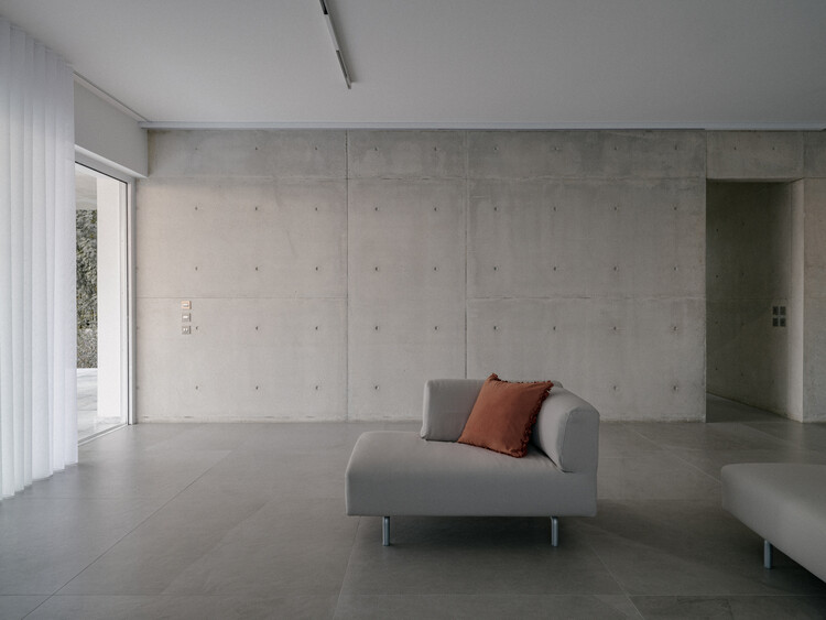 Makries Mires Residence / Anastasiou Misseri - изображение 3 из 29