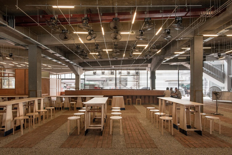 REXKL Arts Space и Community Hub / Mentahmatter Design Sdn Bhd - Интерьерная фотография, дерево, освещение, луч