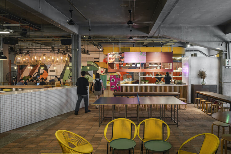 REXKL Arts Space и Community Hub / Mentahmatter Design Sdn Bhd - Интерьерная фотография, кухня, стул