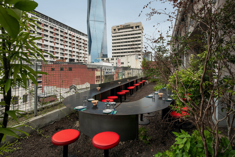 REXKL Arts Space and Community Hub / Mentahmatter Design Sdn Bhd - Внешняя фотография, стул