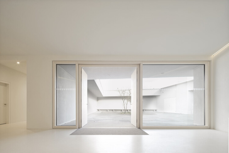 Новая апостольская церковь / bez+kock architekten - Интерьерная фотография