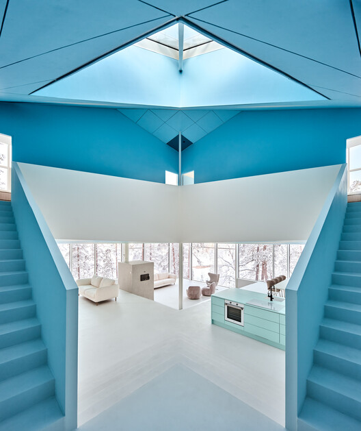 Cliffhanger Riverside Villa / Pirinen Salo Oy - изображение 4 из 34