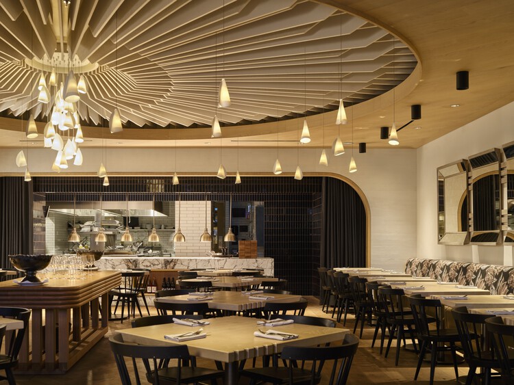 Royal Hotel / Giannone Petricone Associates Inc. Архитекторы - Интерьерная фотография, столовая