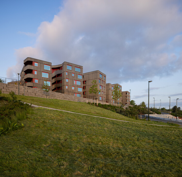 Husene I Skogen / Helen & Hard - Extery Photography, Facade, Concrete