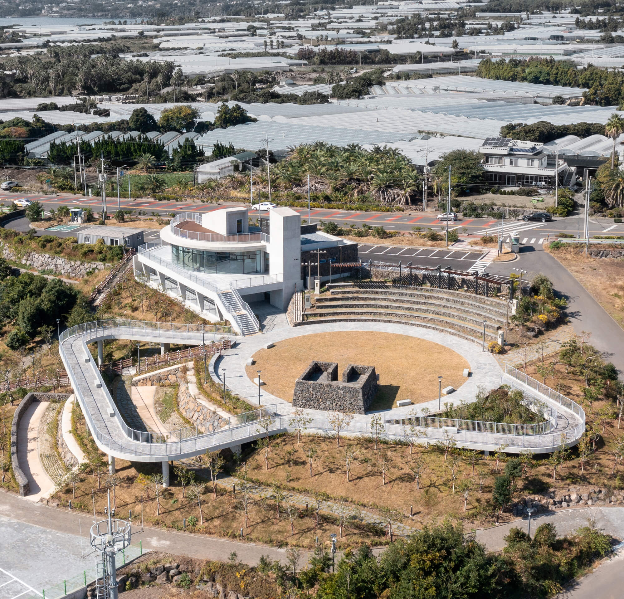Циркулярная петля / Haengunsiwoo Architects