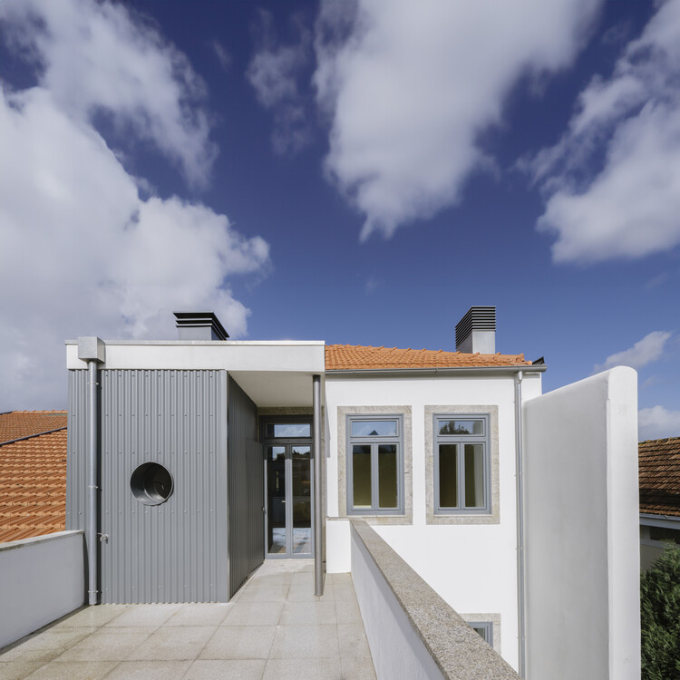 Жилое здание Marlim Costa Cabral / Atelier d'Arquitectura Lopes Da Costa - изображение 4 из 41