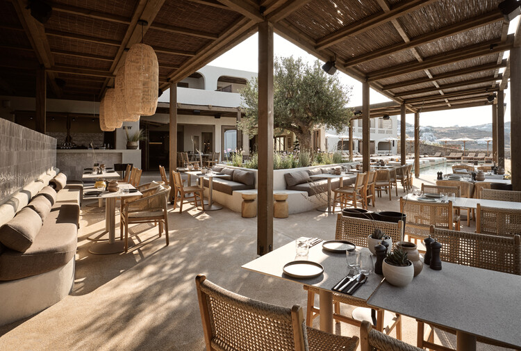 Doomes Noruz Mykonos Hotel / Urban Soul Project - Interior Photography, стул, внутренний дворик