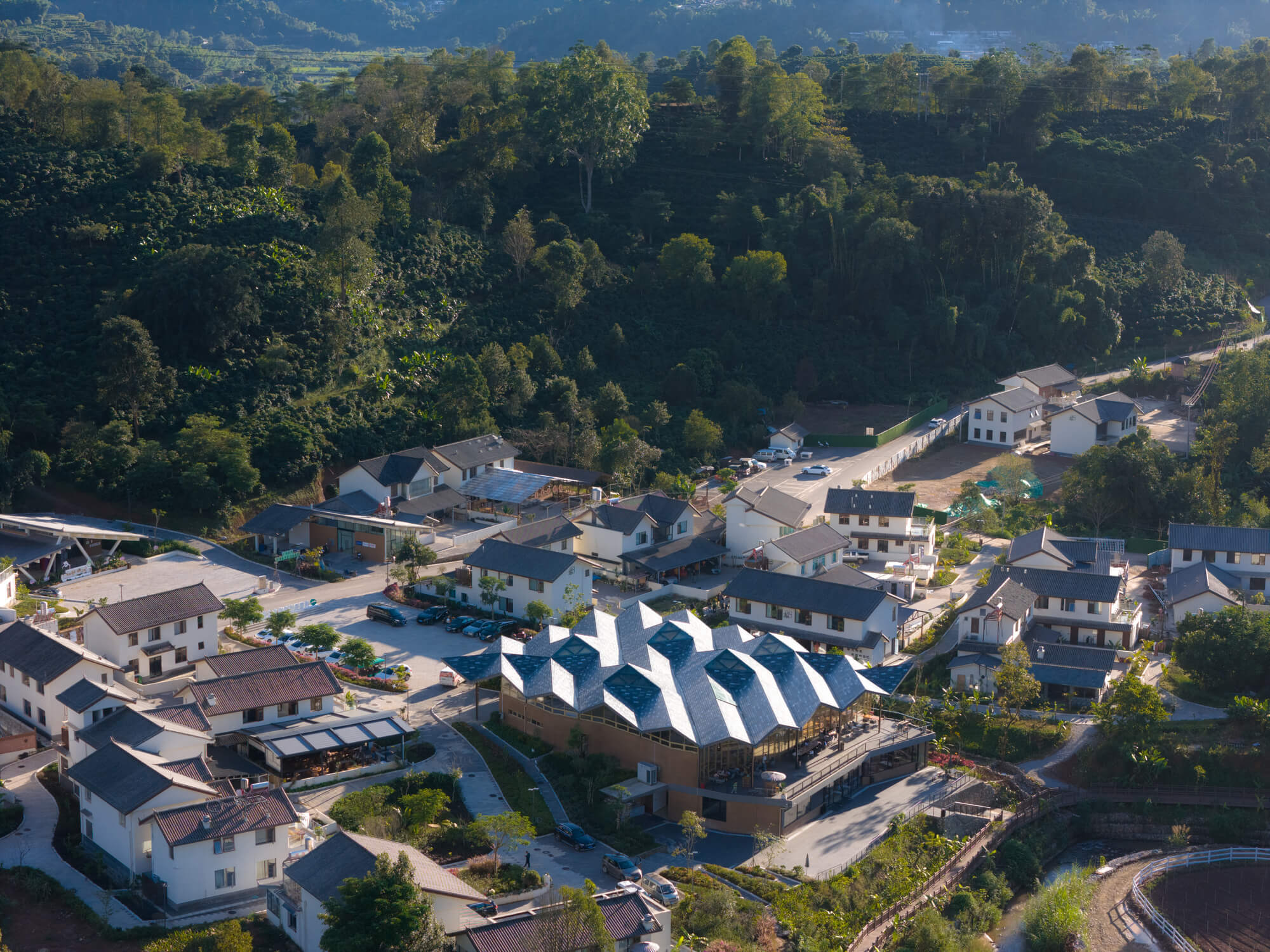 Pu'er Beautiful Star Village Coffee Experience Center / Studio Dali Architects