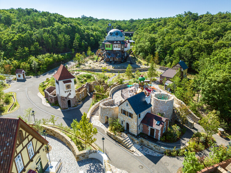 Долина Гибли -парка ведьм / студии ghibli + nihon sekkei - внешняя фотография, сад, вид с аэрофотоснимком
