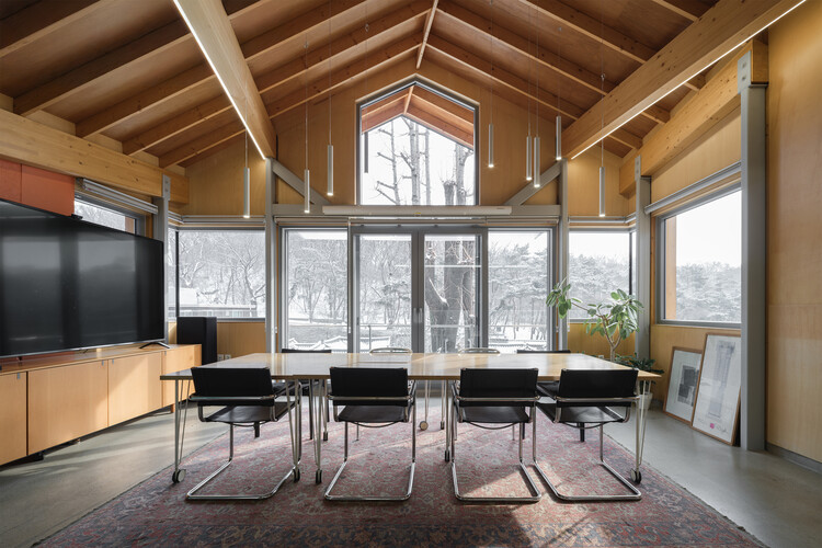 Архитектурная студия в Wonso -Dong / See Architects - Интерьерная фотография, столовая, стул, стекло, луч